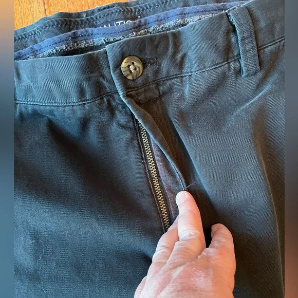 Nautica Men's Black Chinos, Size 40x32 - Picture 6 of 14